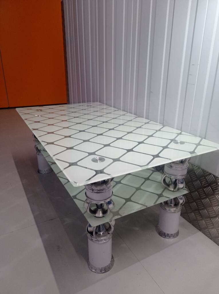 Stunning Contemporary Glass Coffee Table