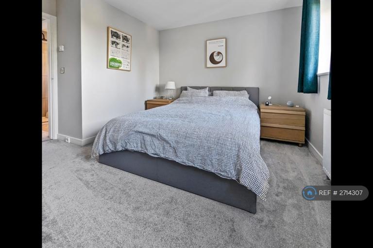 4 bedroom house in Wickwar Road, Kingswood, Wotton-Under-Edge, GL12 (4 bed) (#2714307)