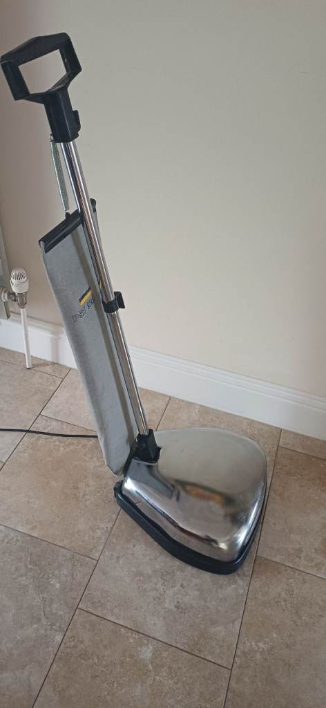 KÄRCHER FP 222 FLOOR POLISHER. IN GOOD WORKING ORDER.JUST REQUIRES POLISHING HEADS TO SUIT YOUR JOB