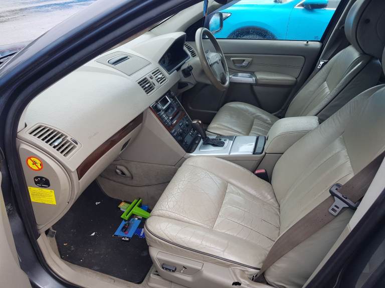 2005 volvo xc90 2.4 d5 executive breaking for spares