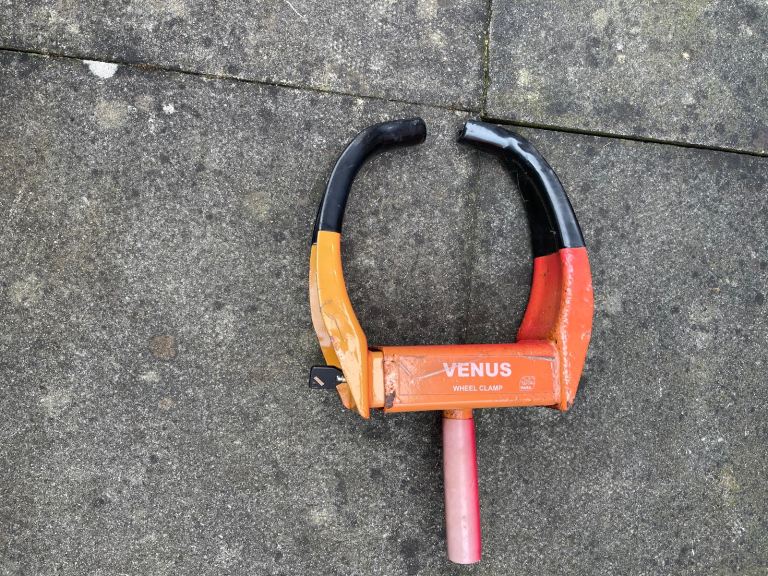 Venus caravan wheel lock 