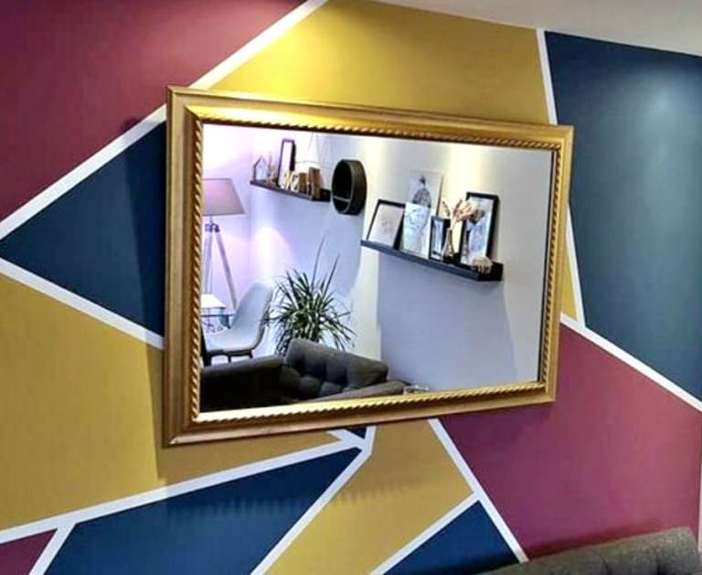 Large Gold Framed Mirror – Good Condition