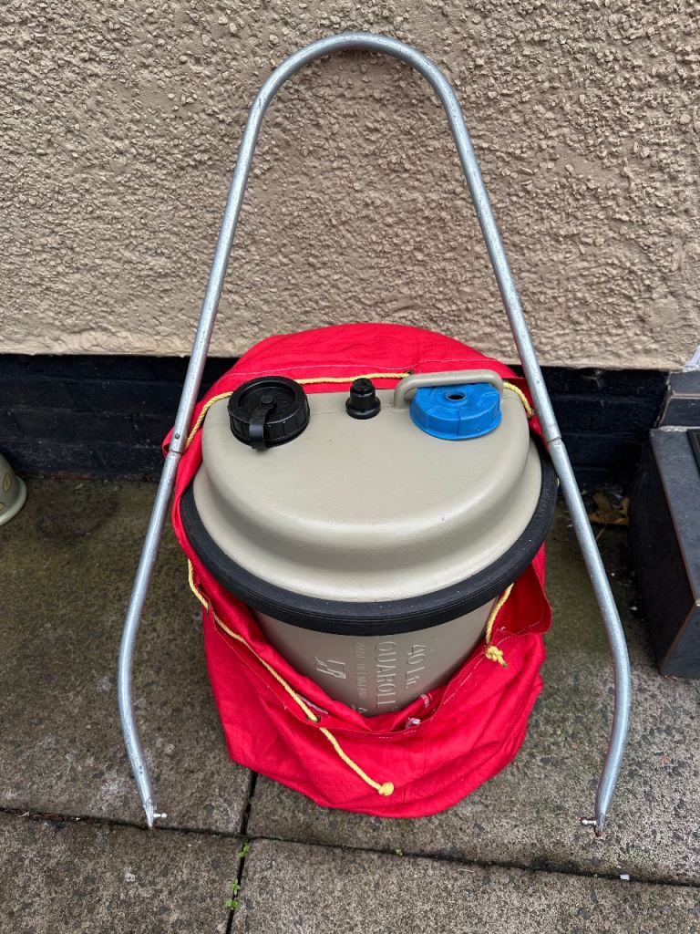 Water Barrel by Aquaroll, Handle & Storage Bag Cover.