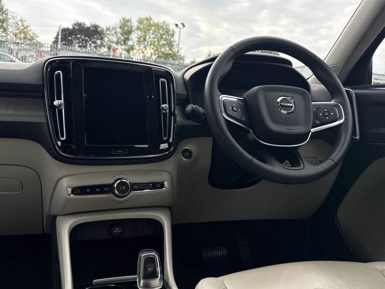 2022 Volvo XC40 2.0 B4P Inscription 5dr AWD Auto [7 speed] ESTATE PETROL Automatic