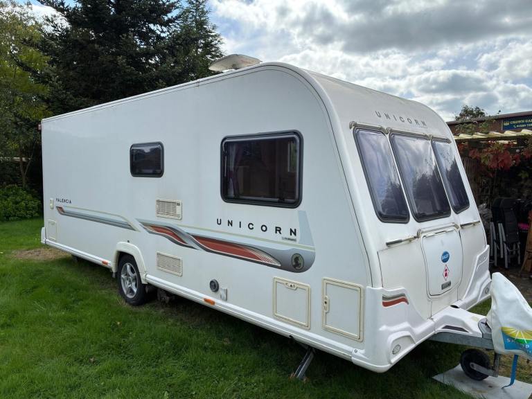 2012 Bailey Unicorn Valencia Caravan with Awning