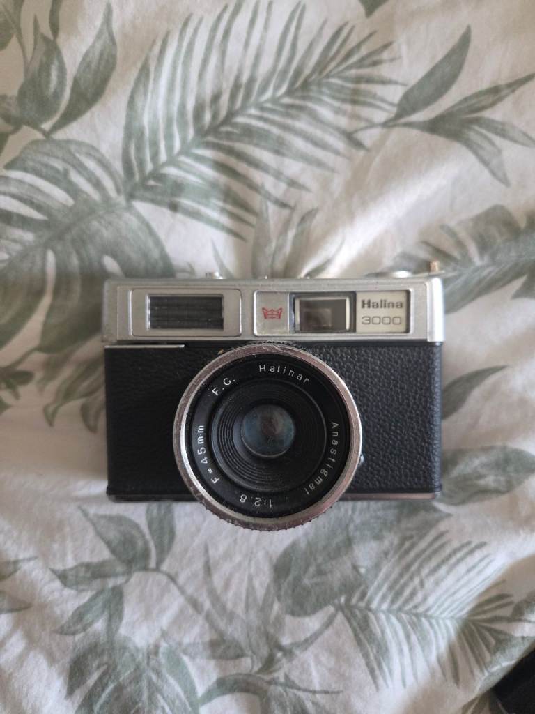 Halina 3000 vintage 35mm film camera 