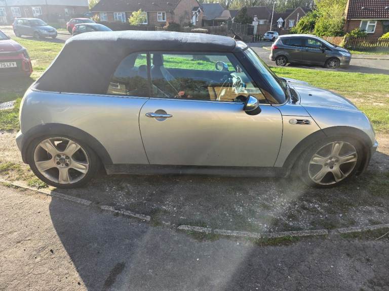 Mini, CONVERTIBLE, Convertible, 2005, Manual, 1598 (cc), 2 doors
