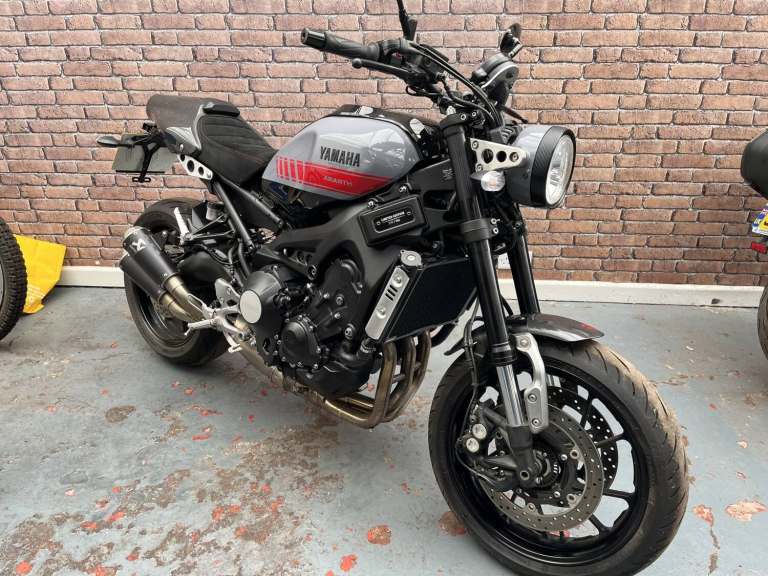 2017 Yamaha XSR900 Abarth ABS Roadster/Retro Petrol Manual