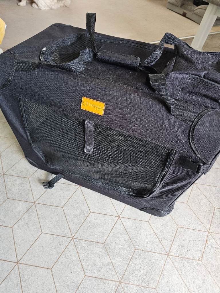 Pet Pro dog carrier medium black hardly used.