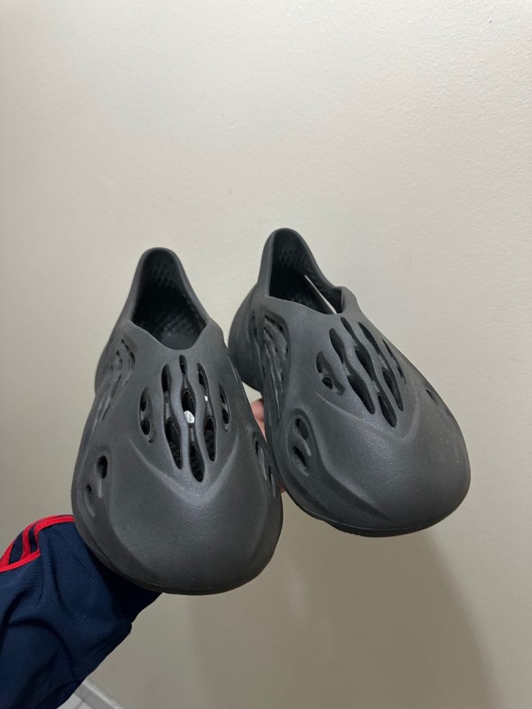 Adidas Yeezy Foam Runner 'Onyx' – Dark Grey, Excellent Condition