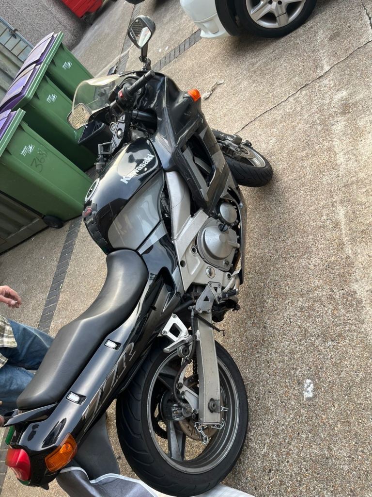 ZZR 600