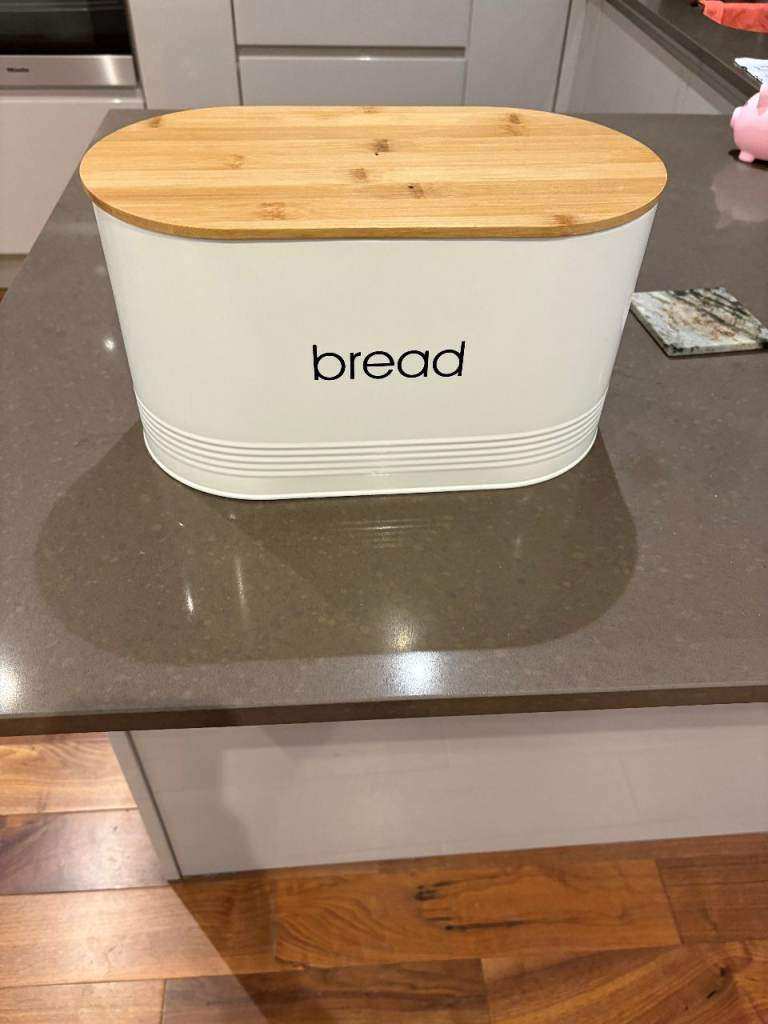  Daniele Posting for 6+ years Bread Bin with Bamboo Lid – Excellent Condition