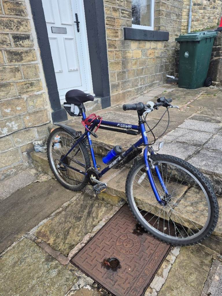 MOUNTAIN BIKE. GT ALL TERRAIN