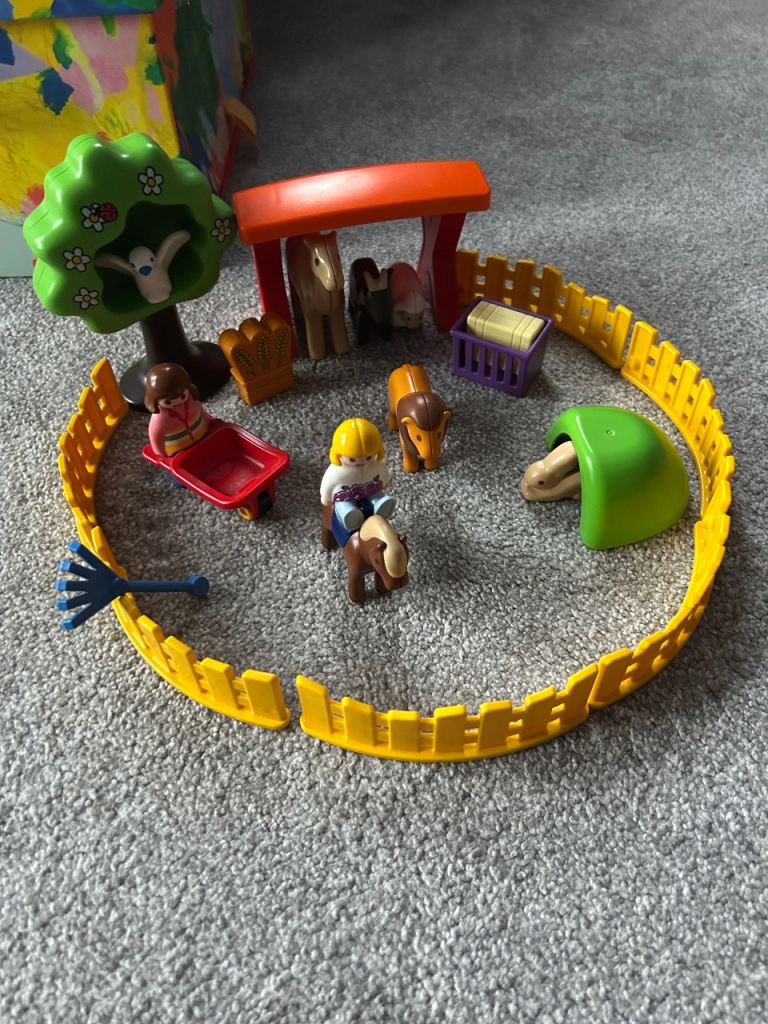 Playmobil Junior Petting Zoo