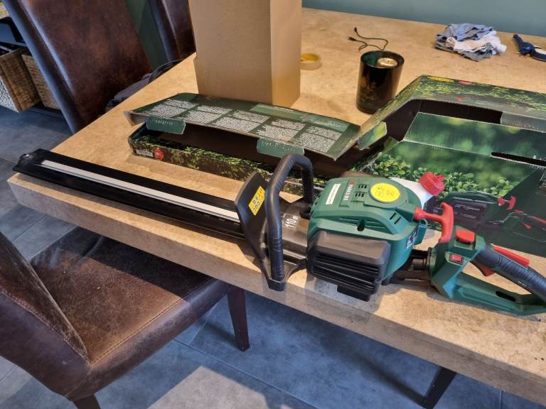 Brand new petrol hedge trimmer / cutter in box