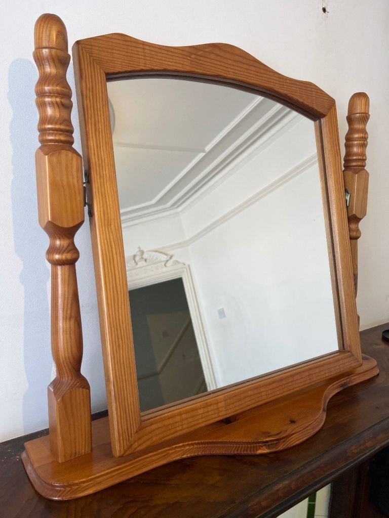 **reduced** Dressing Table Mirror - Medium/Large