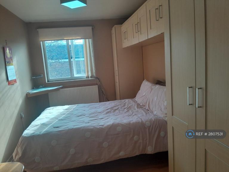 1 bedroom in Dinnington Drive, Manchester, M8 (#2807531)