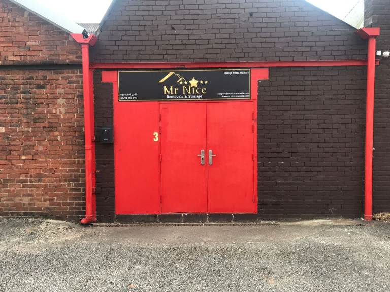 961 sq ft Storage/Warehouse to Let – Sutton Ashfield. Not suitable for motor repairs.