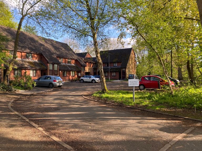 Ground Floor 1 Bedroom Apartment | Private Parking | M14