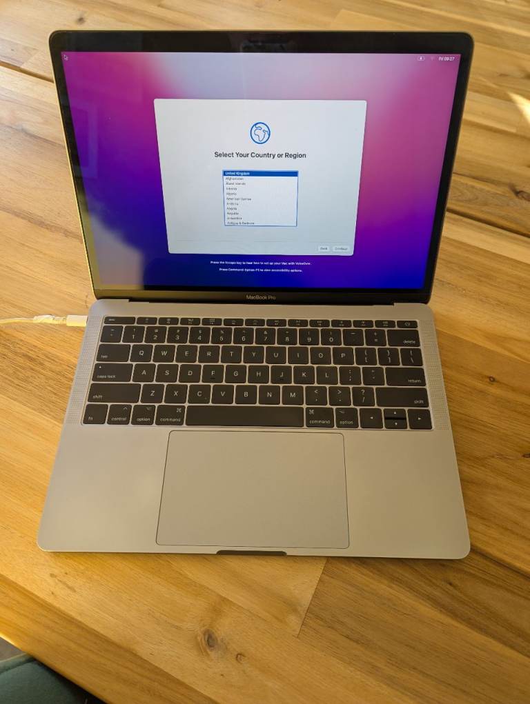 Macbook Pro 13" 2017 - Great portable laptop