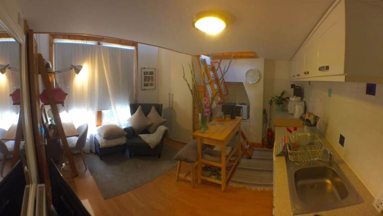 Cute Split Level Studio with Mezzanine - Most Bills Included