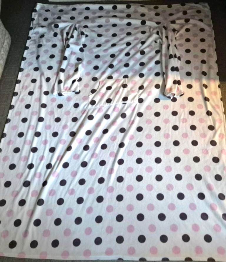 New George One Size Soft Fleece White, Pink & Brown Wrap/Blanket Snuggle Immaculate 