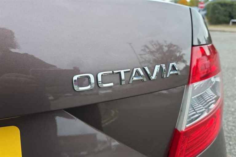 2014 Skoda Octavia 1.4 TSI Elegance Hatchback 5dr Petrol Manual Euro 5 (s/s) (140 ps) Hatchback P...