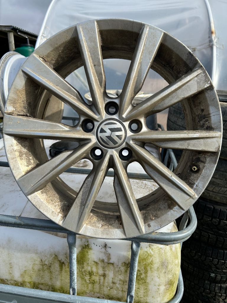 4 X R17 alloys that came off a Tiguan
