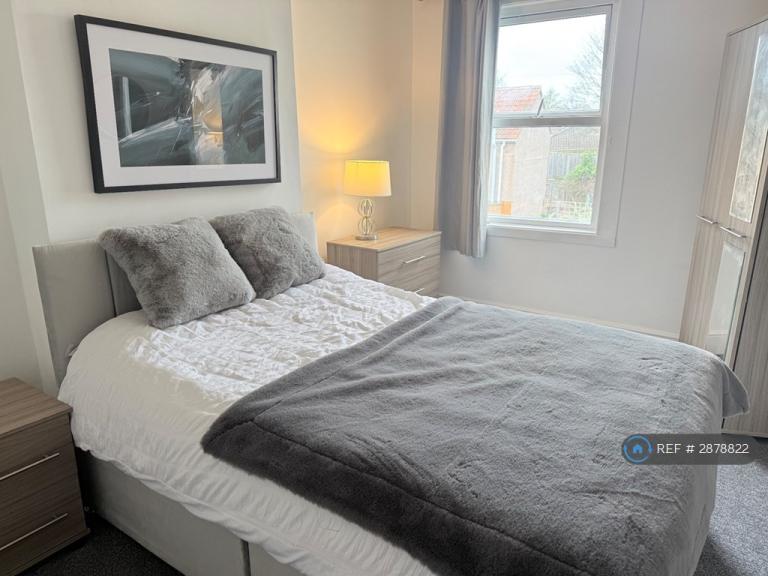 1 bedroom in Cranleigh Gardens, Bridgwater, TA6 (#2878822)