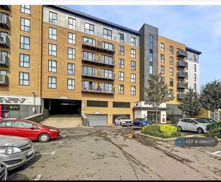 2 bedroom flat in Clydesdale Way, Belvedere, DA17 (2 bed) (#1990377)