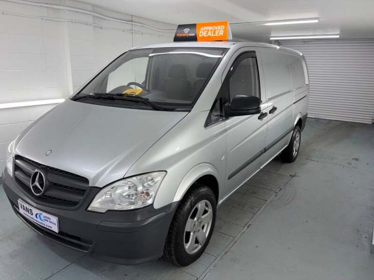 Mercedes V Class 113 CDI +IMMACULATE LIGHTING CARPETED DAY VAN SURF VAN FSH LOW