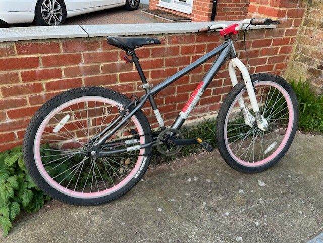 MESH single speed bike with 26 inch wheels.
