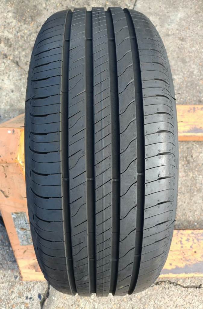 215/55 R17 Goodyear EfficientGrip Performance 2 XL 215 55 17 Part Worn Tyre