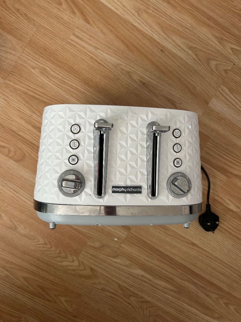 White Morphy Richards 4 slice toaster