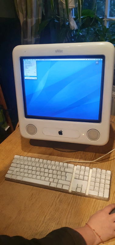 REDUCED   Genuine Apple eMac 1.25 GHz G4 Power PC / 256 Mb SDRAM