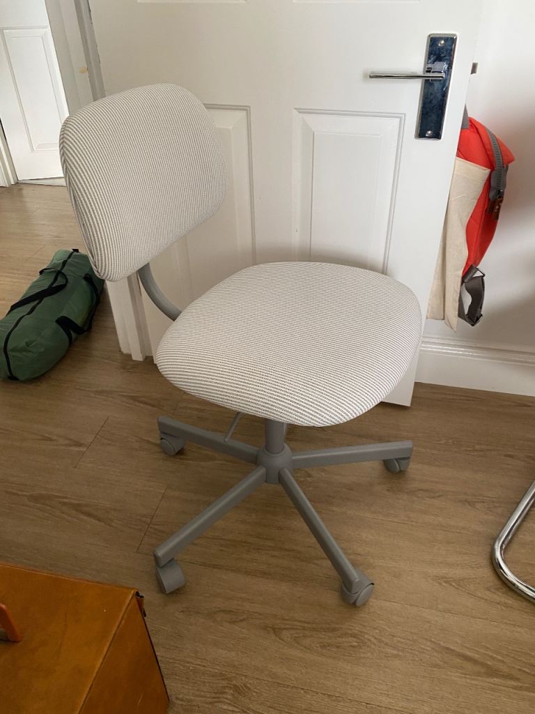 IKEA White Fabric Office Chair with Wheels – Good Condition