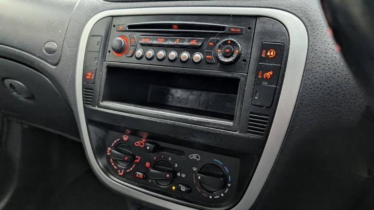 2006 Citroen C3 1.6i 16V VTR 5dr HATCHBACK Petrol Manual