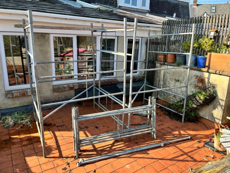 Portable scaffold