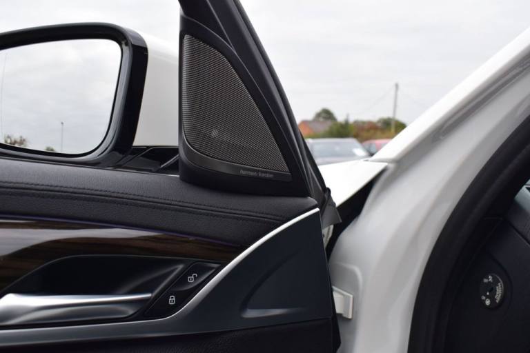 2018 Y BMW 5 SERIES 3.0 530D M SPORT TOURING 5DR DIESEL AUTO EURO 6 (S/S) (265 P