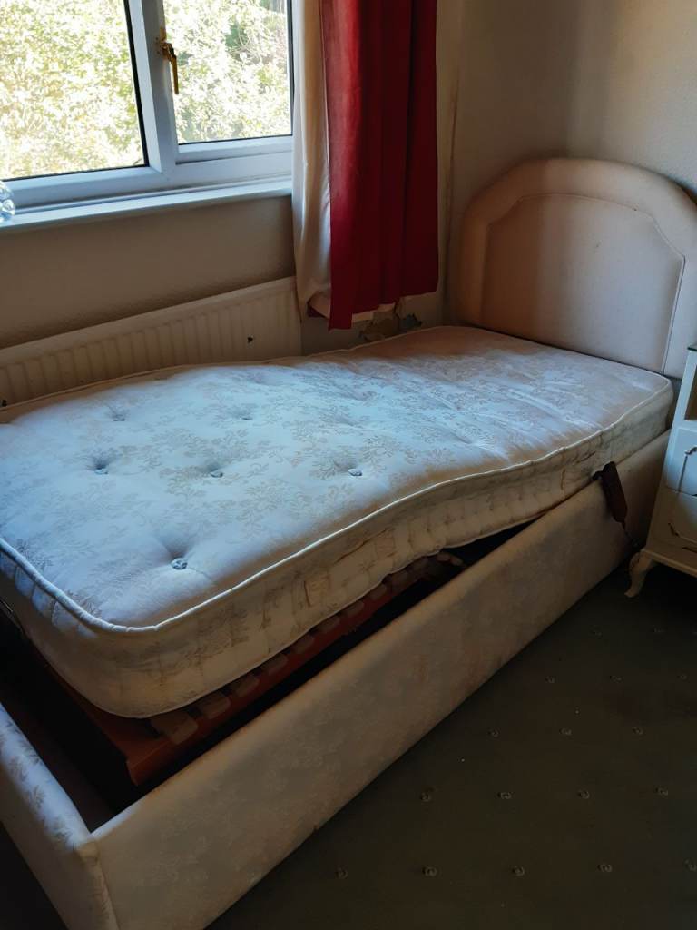 Electric single bed, Purley