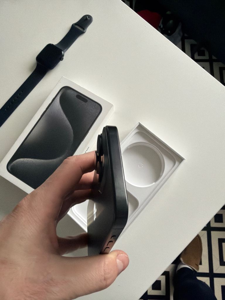 iPhone 15 pro max 256gb unlocked