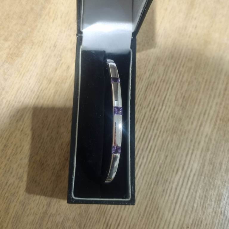 Gold 9ct Bangle / Bracelet with amethysts. 