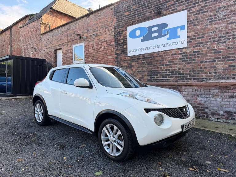 2012 Nissan Juke 1.6 Acenta 5dr [Premium Pack] HATCHBACK PETROL Manual