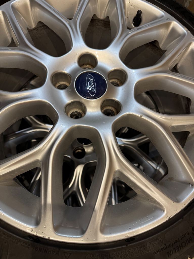 Ford Focus ST-Line 17” Alloys Wheels & Michelin Pilot Sport 4 Tyres 235/40 R18 95Y XL