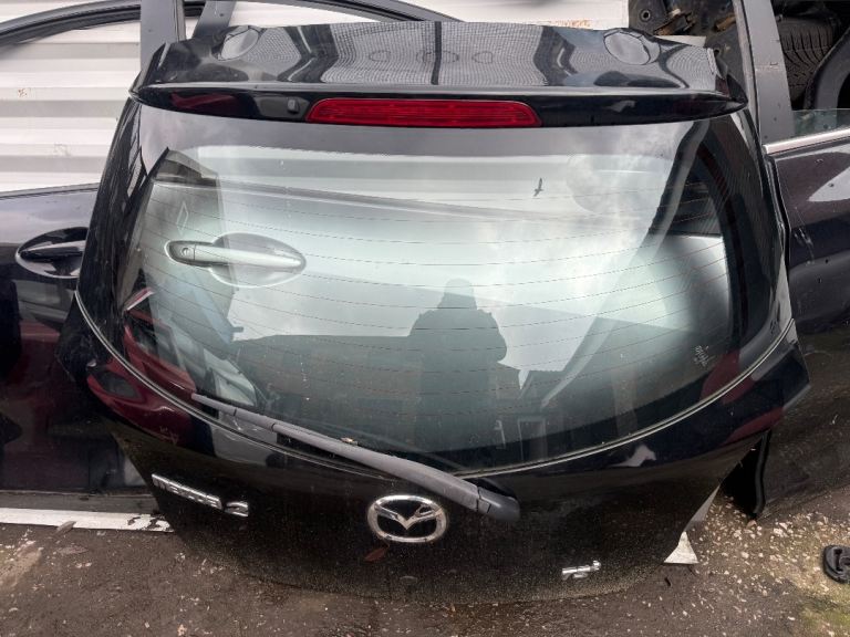 2010 Mazda 2 rear tailgate 5 door black 