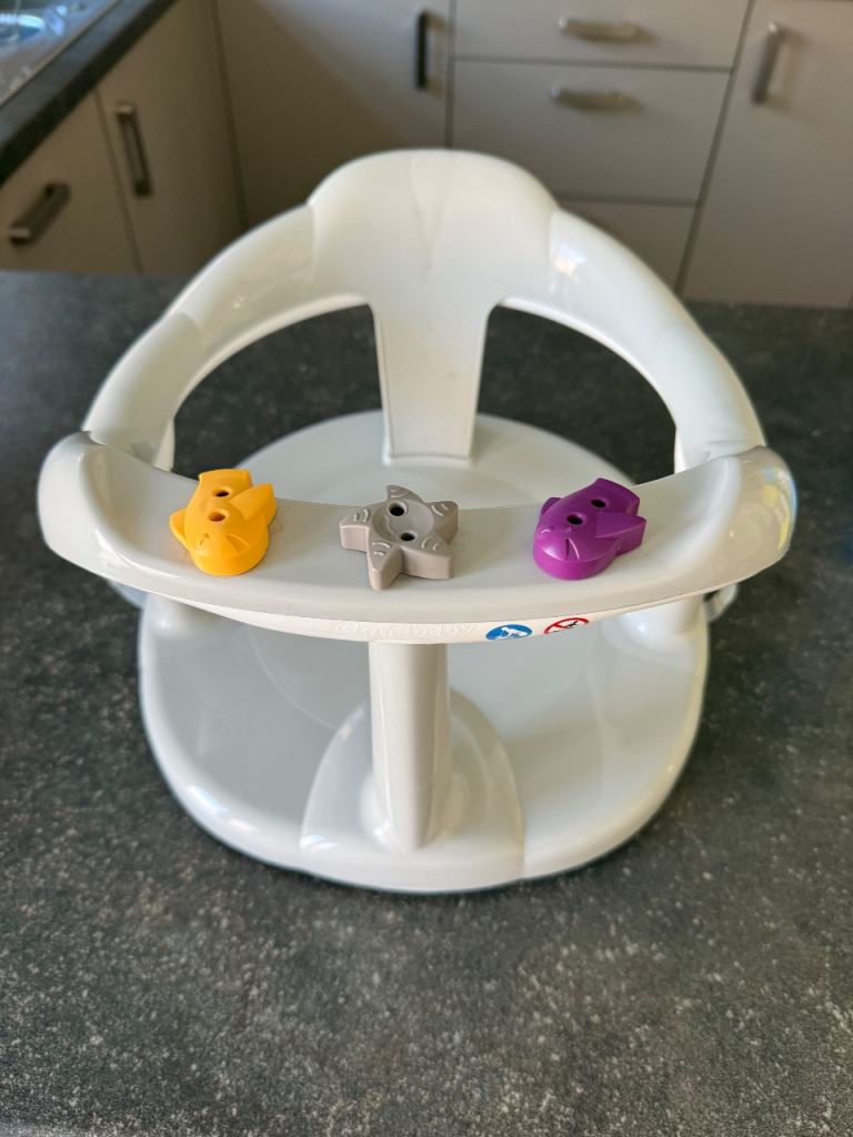 Baby Bath Seat with Toy Bar – White, Good Condition