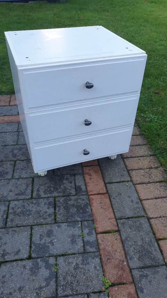 Small Chest of Drawers 