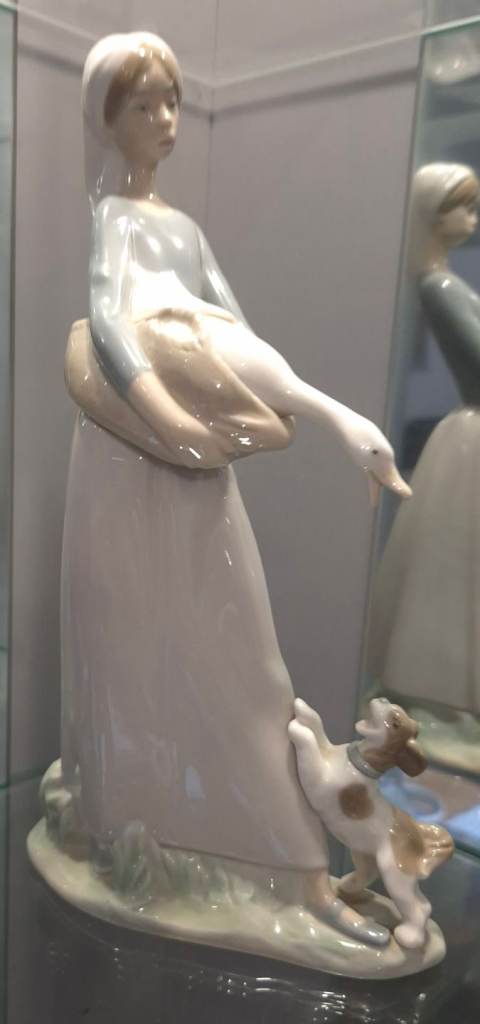 Lladro Girl with Goose and Dog Porcelain Figurine 4866