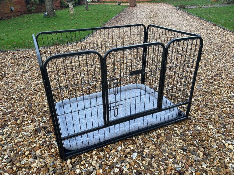 Heavy duty dog pen