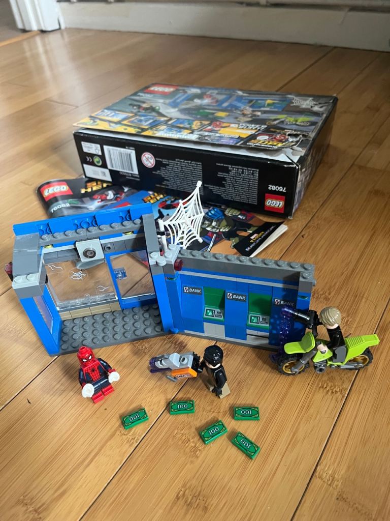 LEGO Marvel 76082 ATM Bank Heist superman Set 